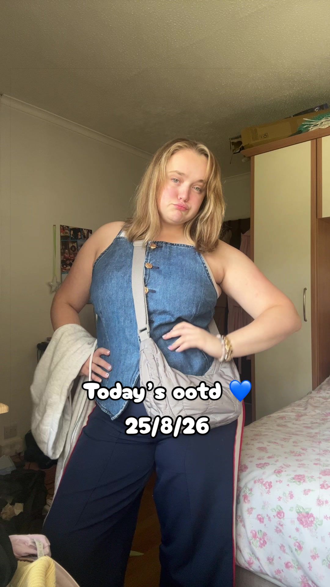 @chloe.holmes
