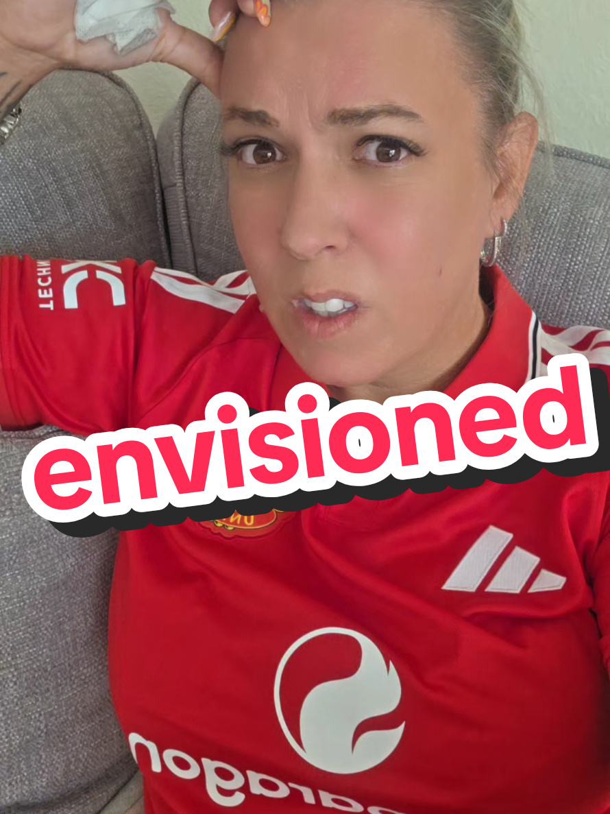 @maisielew09
