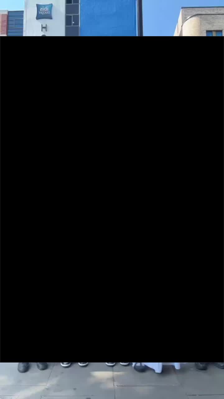 @⃟