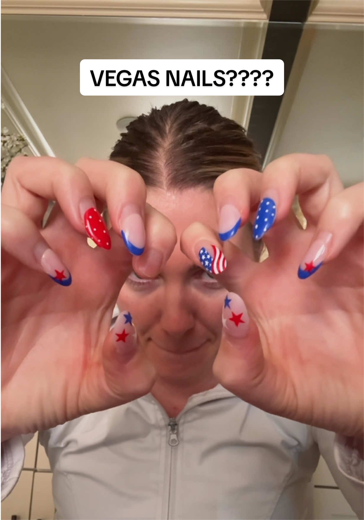 @HollyInVegas 🇬🇧🇺🇸