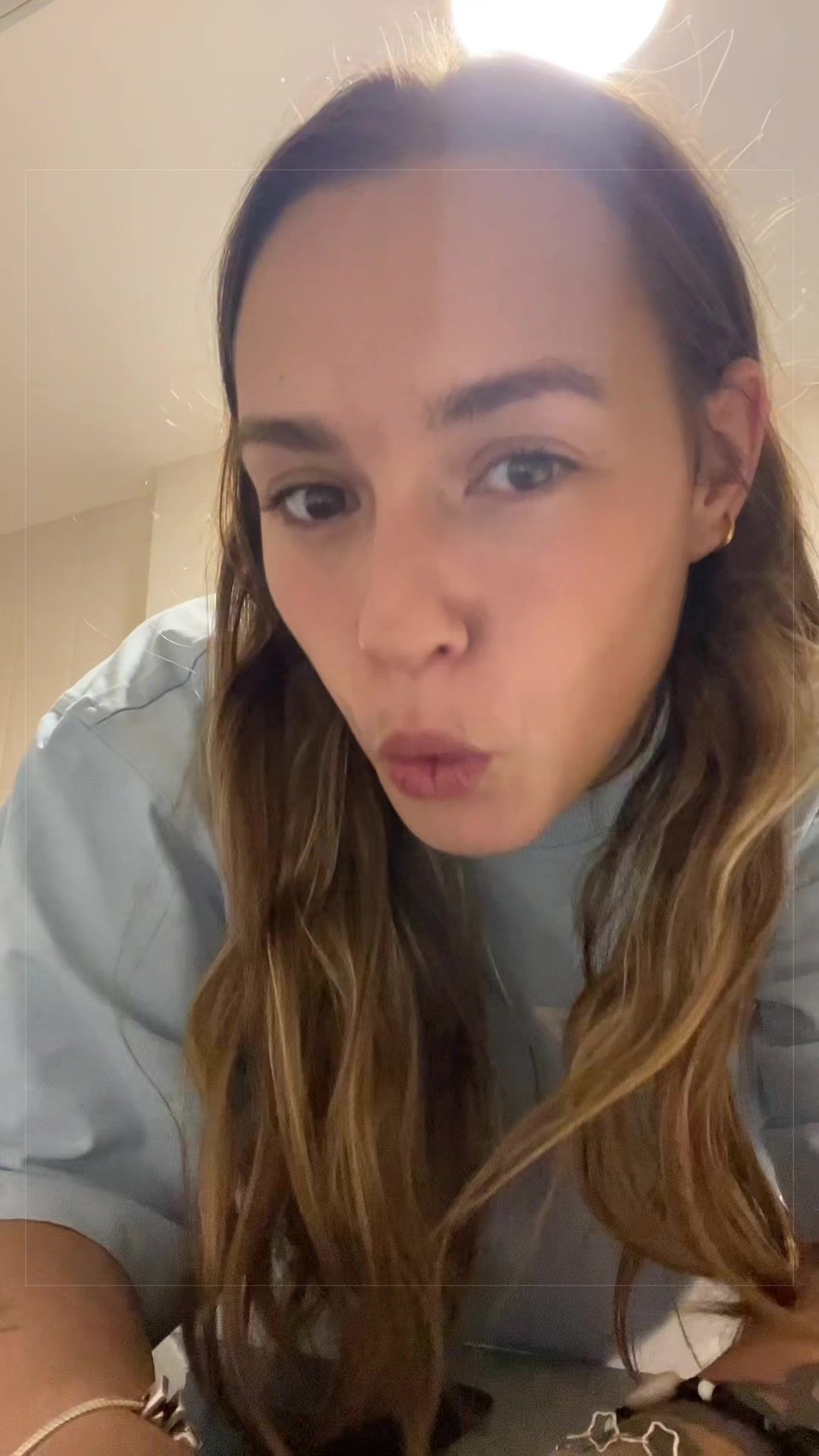 @María
