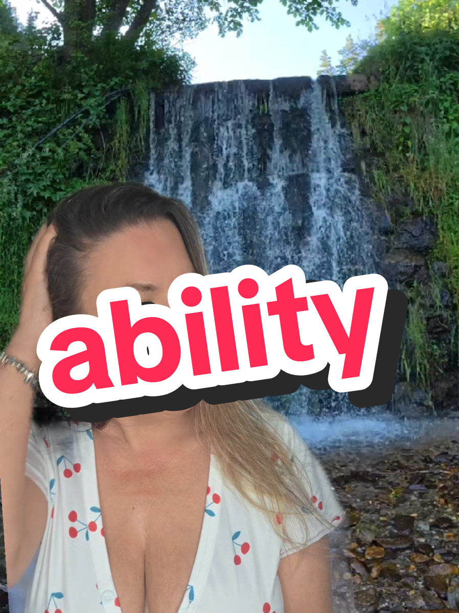 @maisielew09