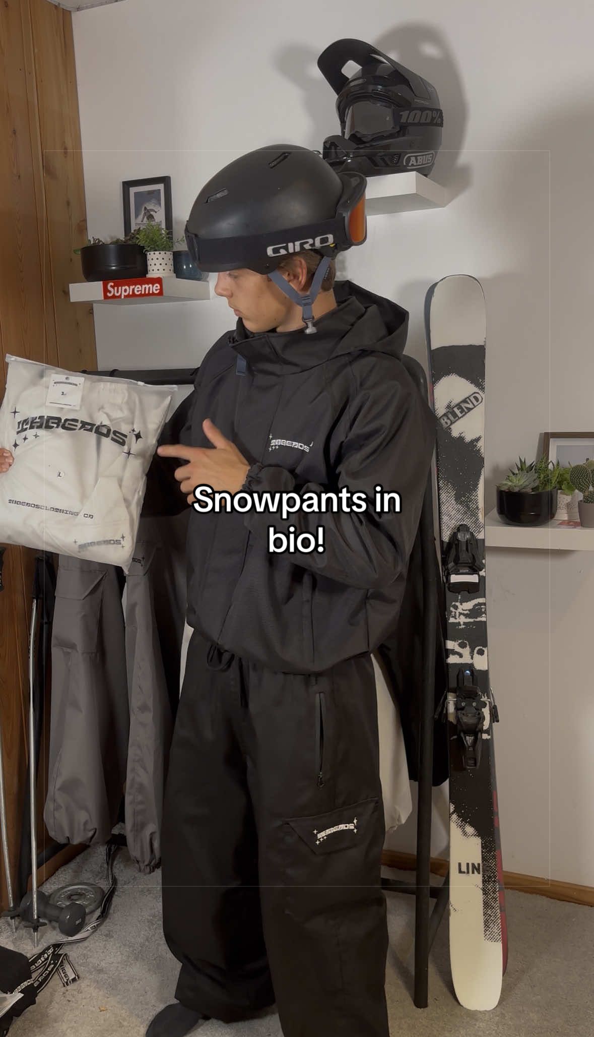 @Threadspants
