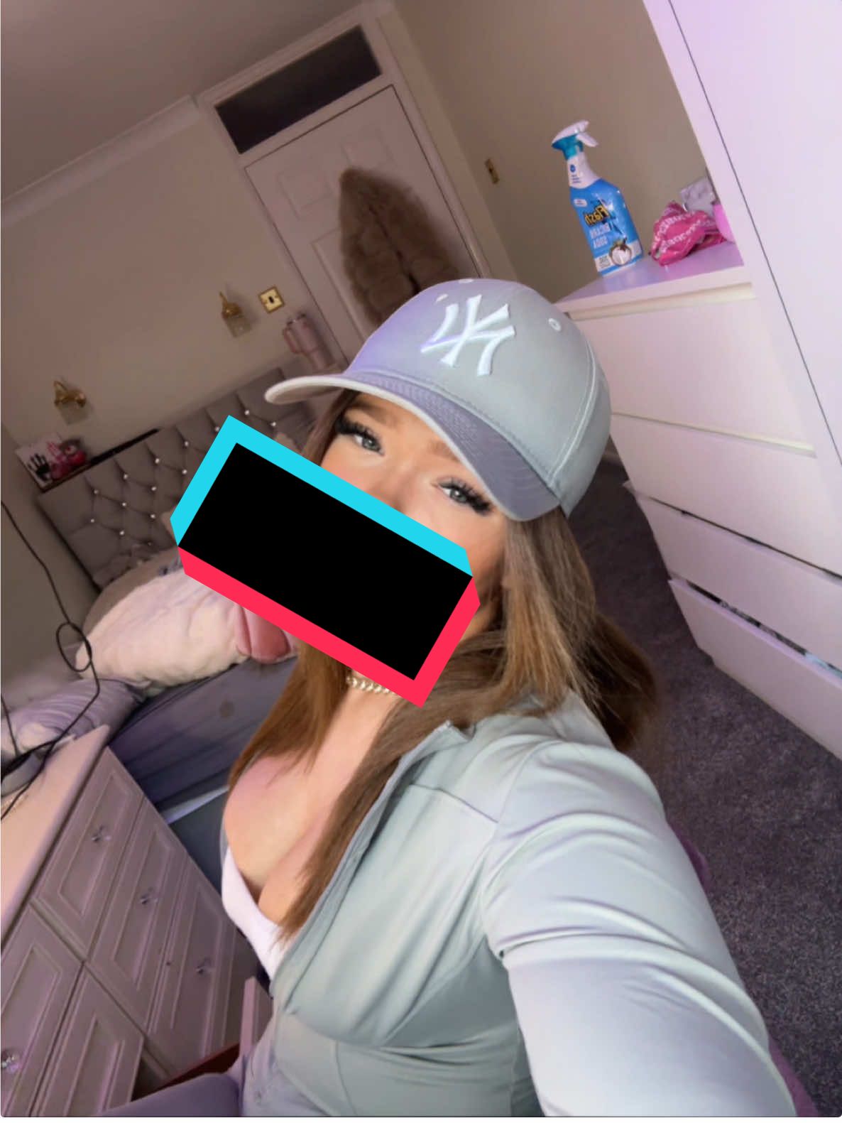 @𝓉𝒾𝓁𝓈🍒🪭🥂🫶🏻🤍