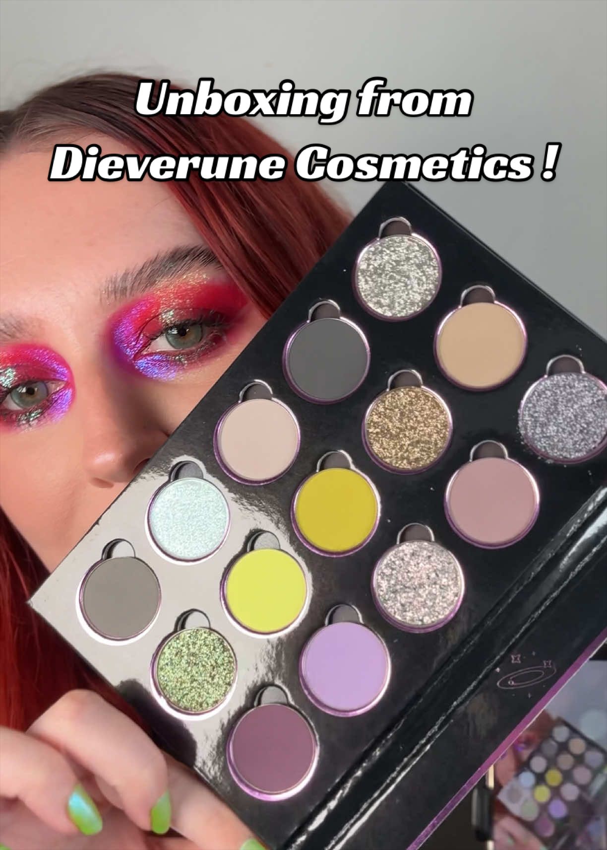 @Rainbow Meg 🌈 Sparkly Makeup✨