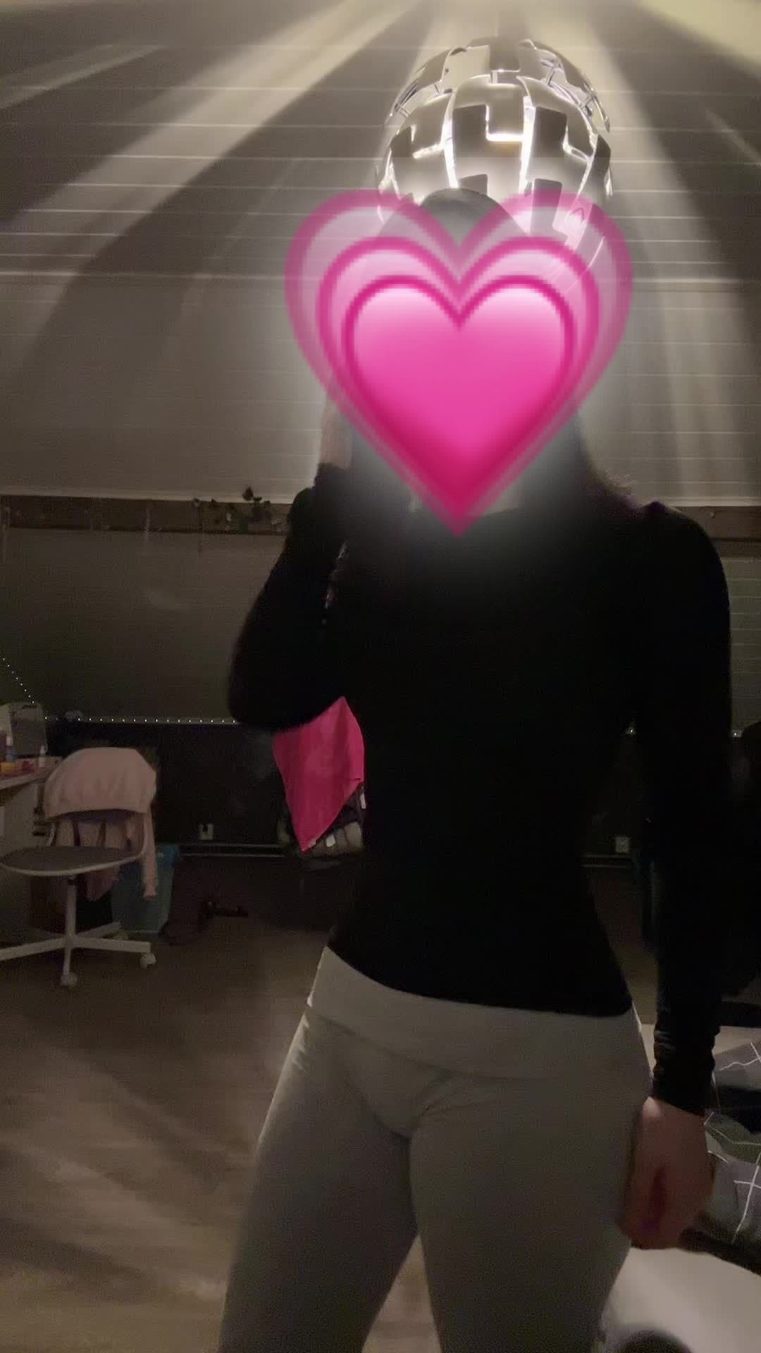 @Sini😈