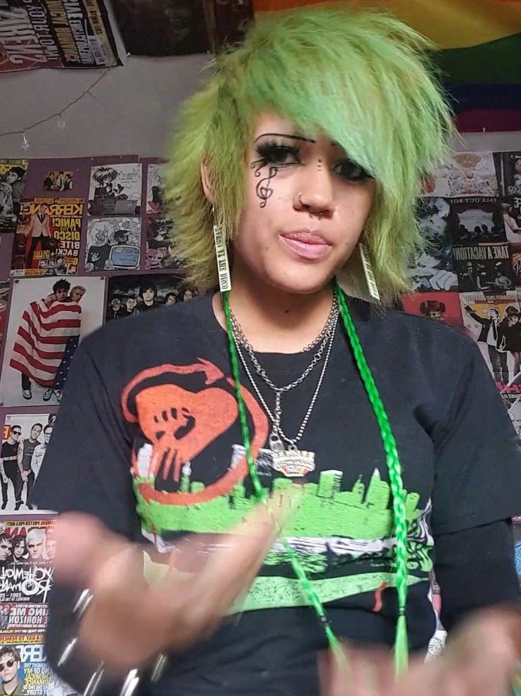 @MikaMassacre☢️💥