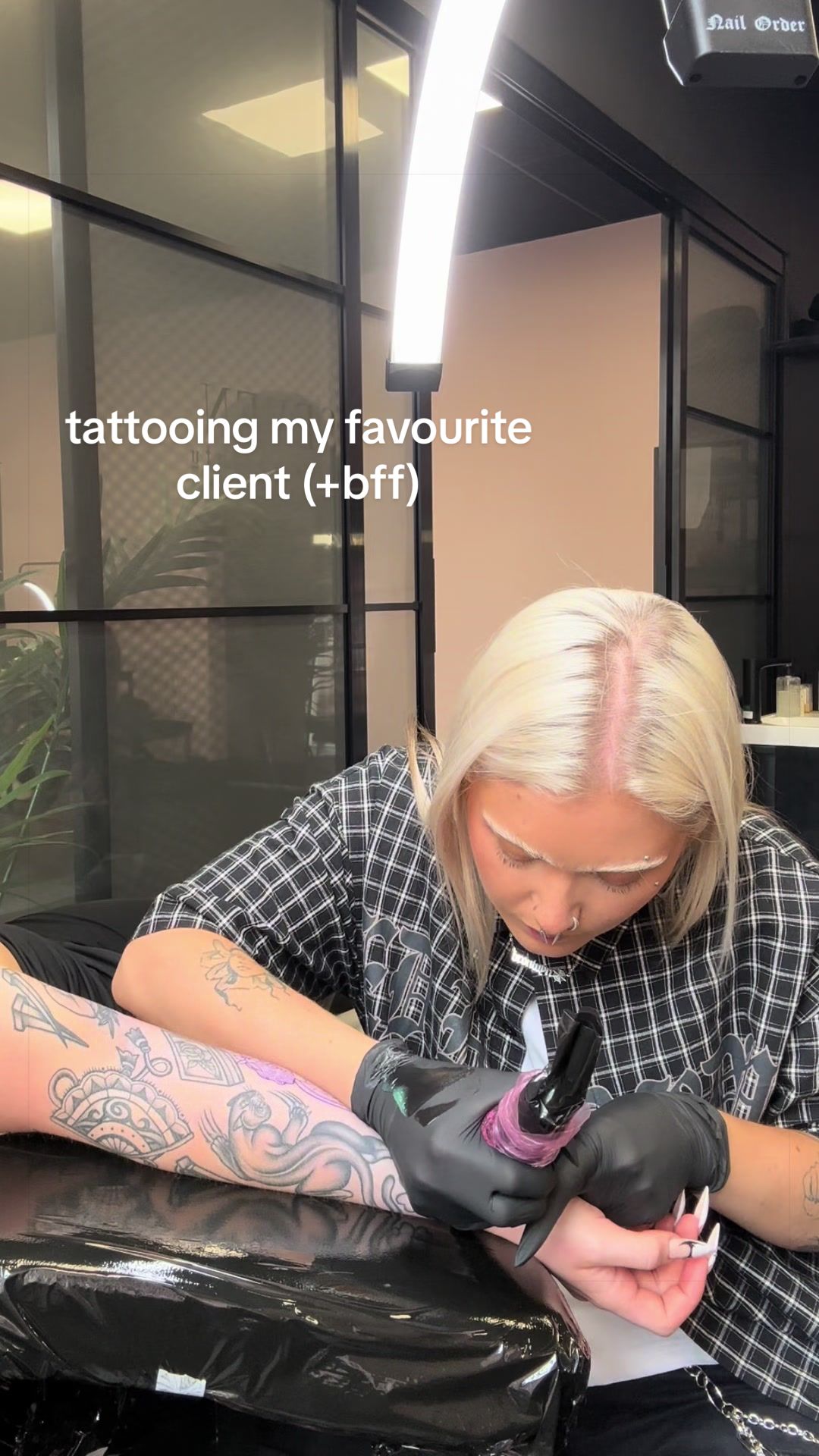 @bronwyn🕷tattoo artist