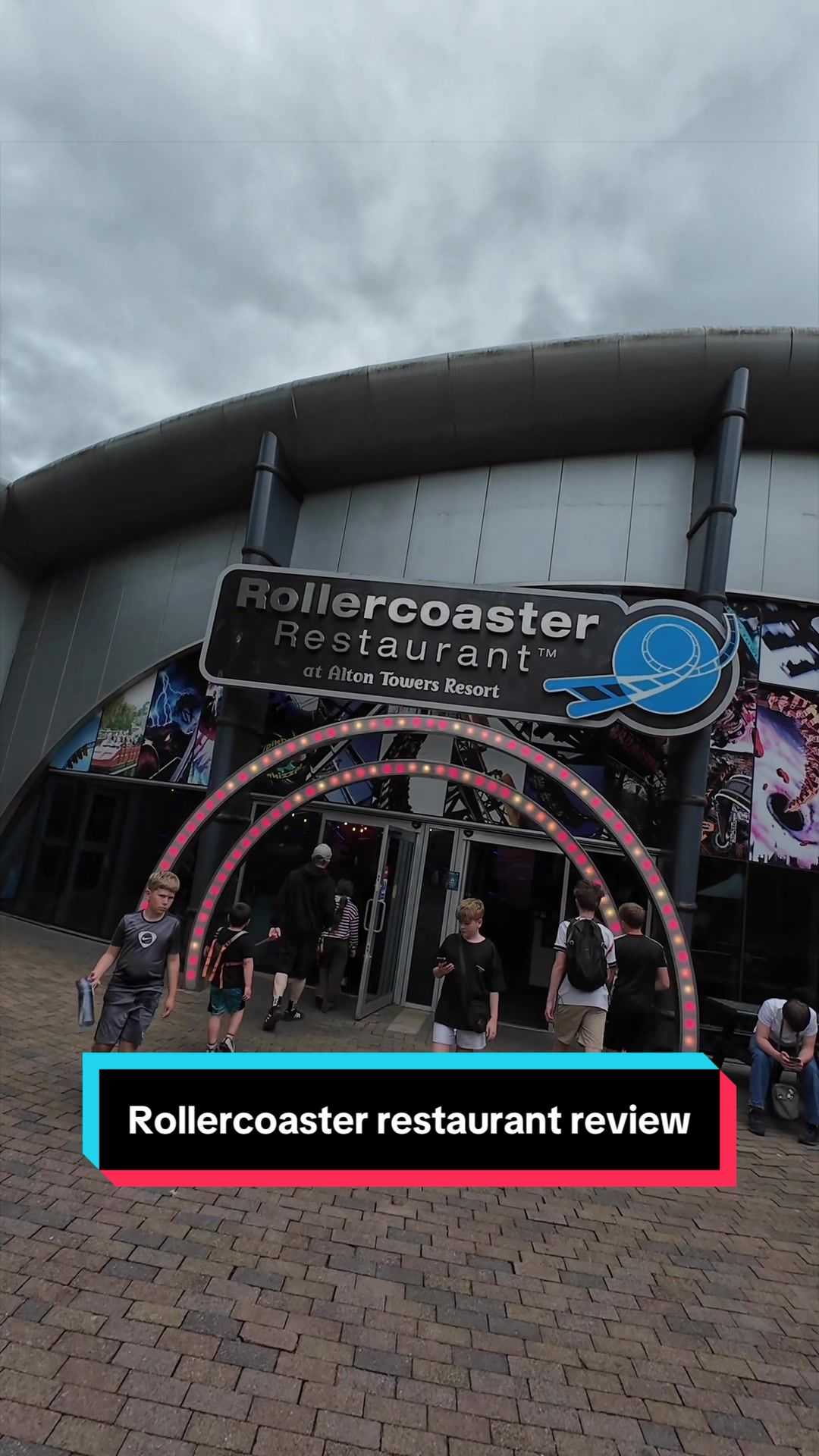 @knocoasters | Theme Park Vlogs