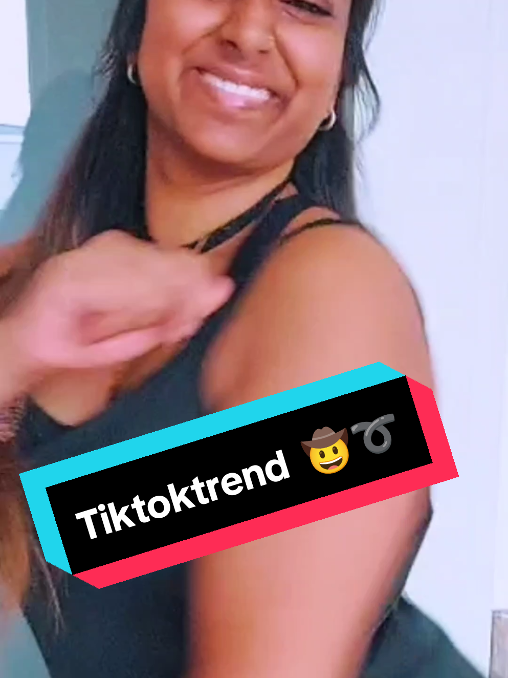 @WhoAmISarah