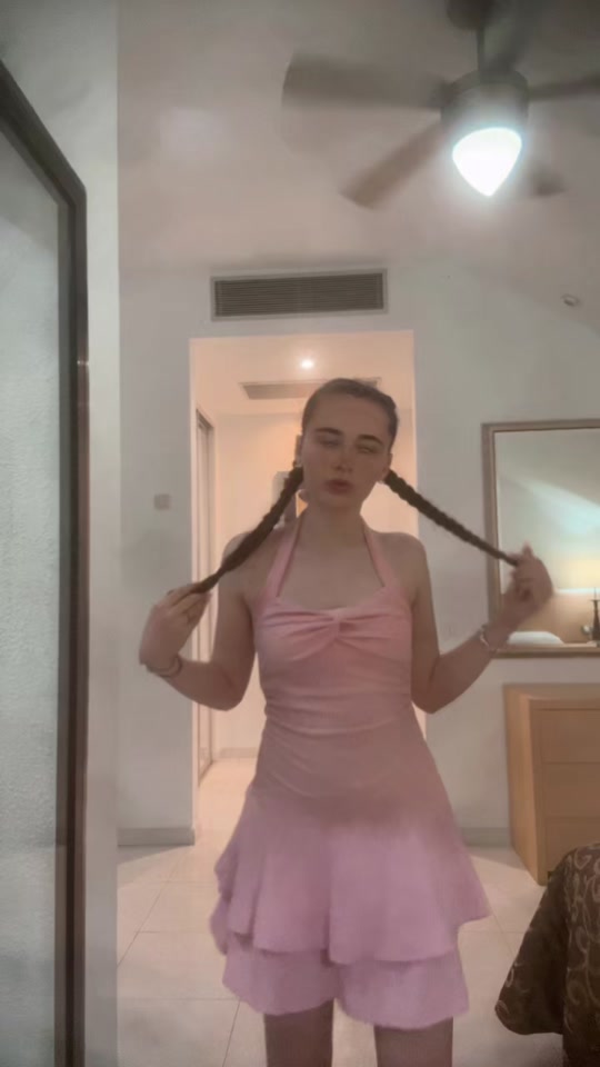 @Leona13