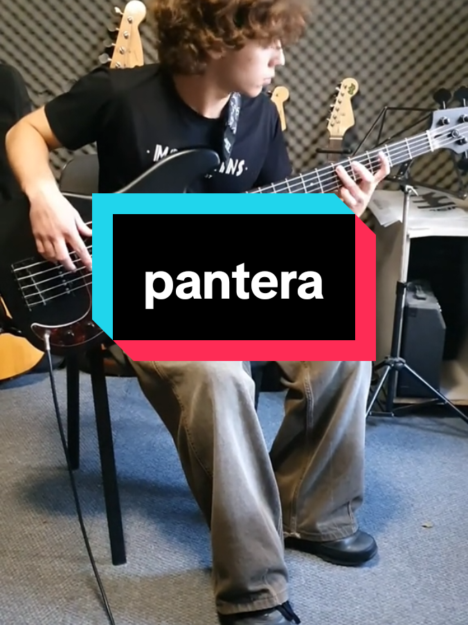 @DragoDrumsSchool Guitar & Bass