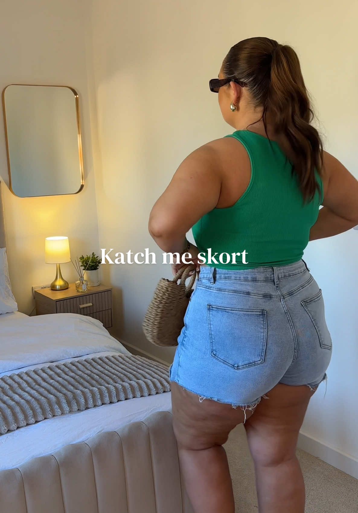@findsbymols
