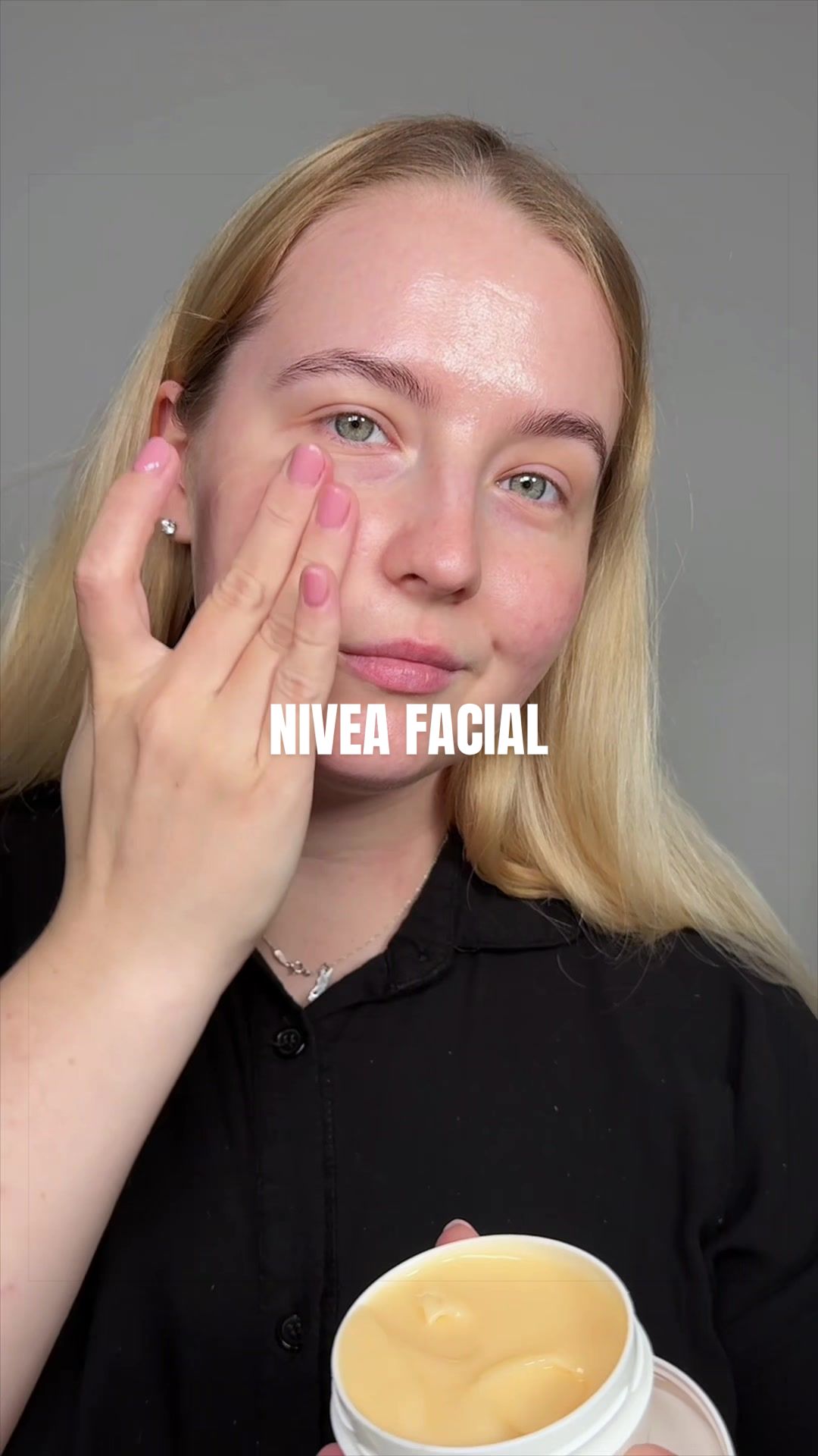 @F&uuml;zi Vikt&oacute;ria Makeup