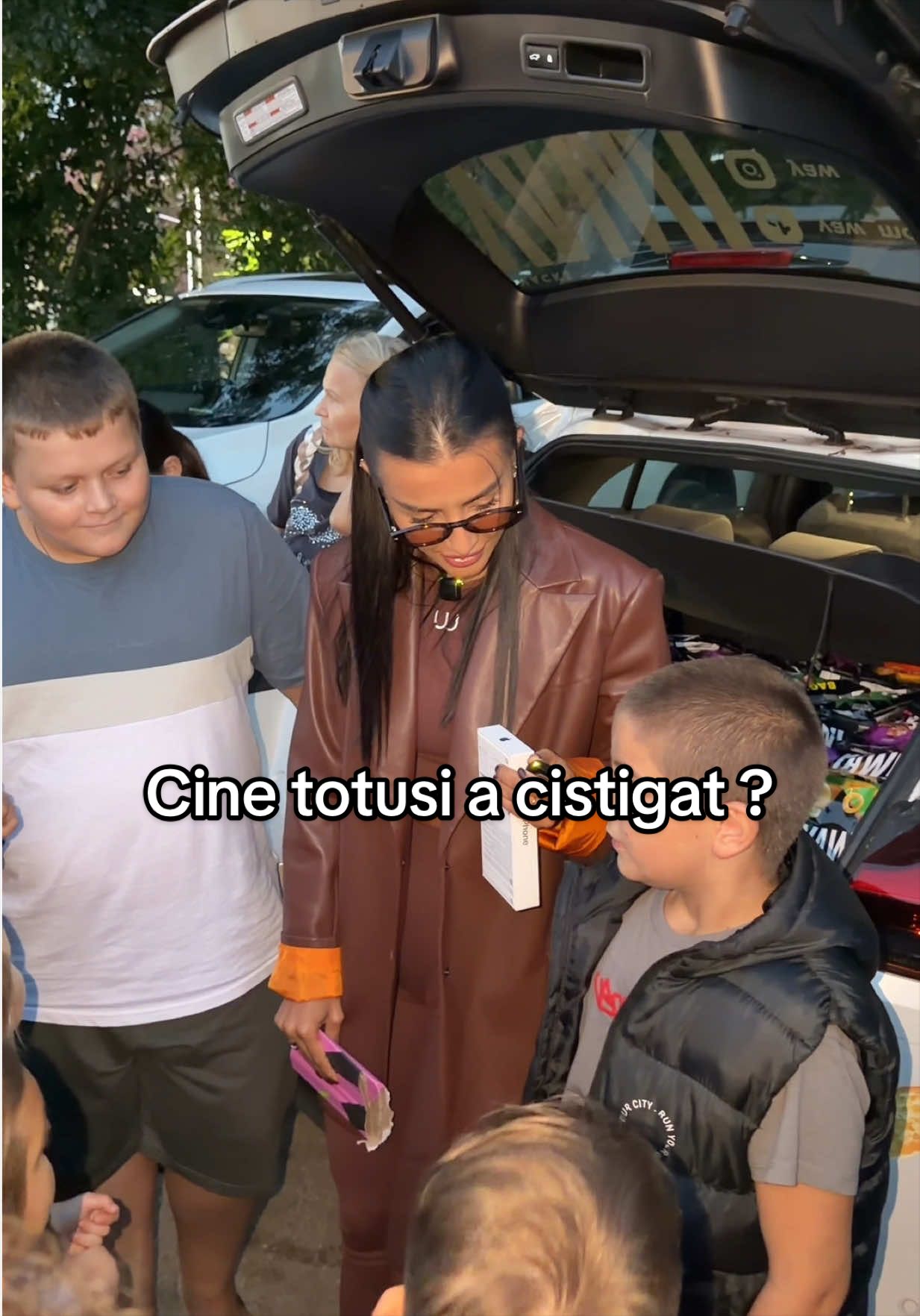 @Cristina Buhinbalta