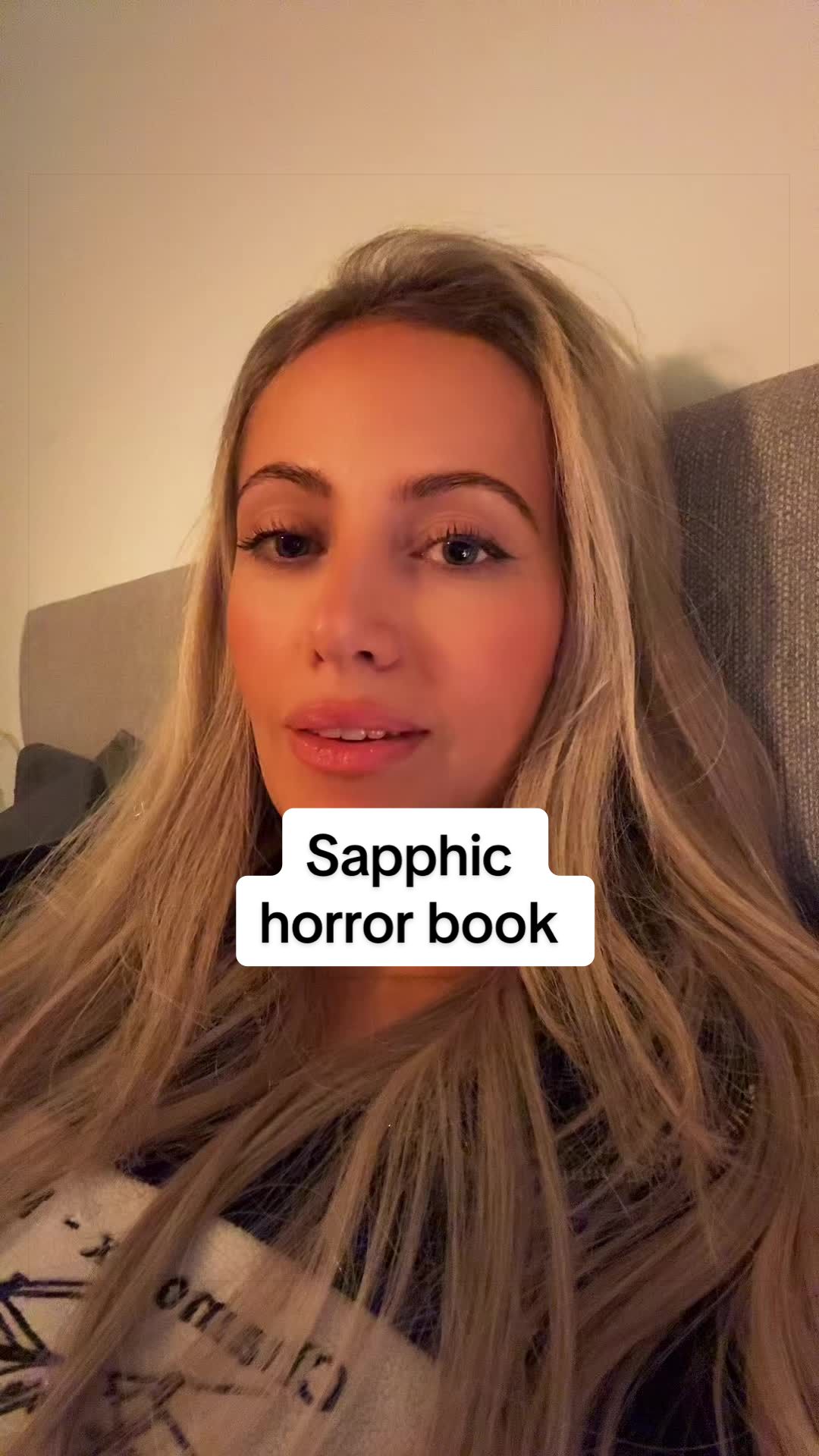 @Lisa J Evans sapphic author ⚢