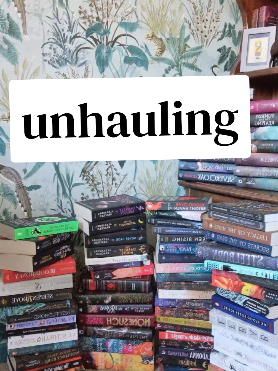 @Meg Twibill 📚 Fantasy Writer