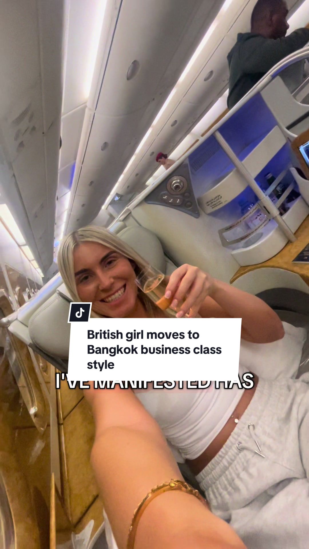 @Sally | Solo travel Thailand