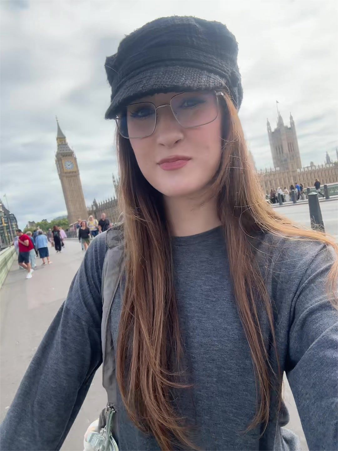 @olivia larissa