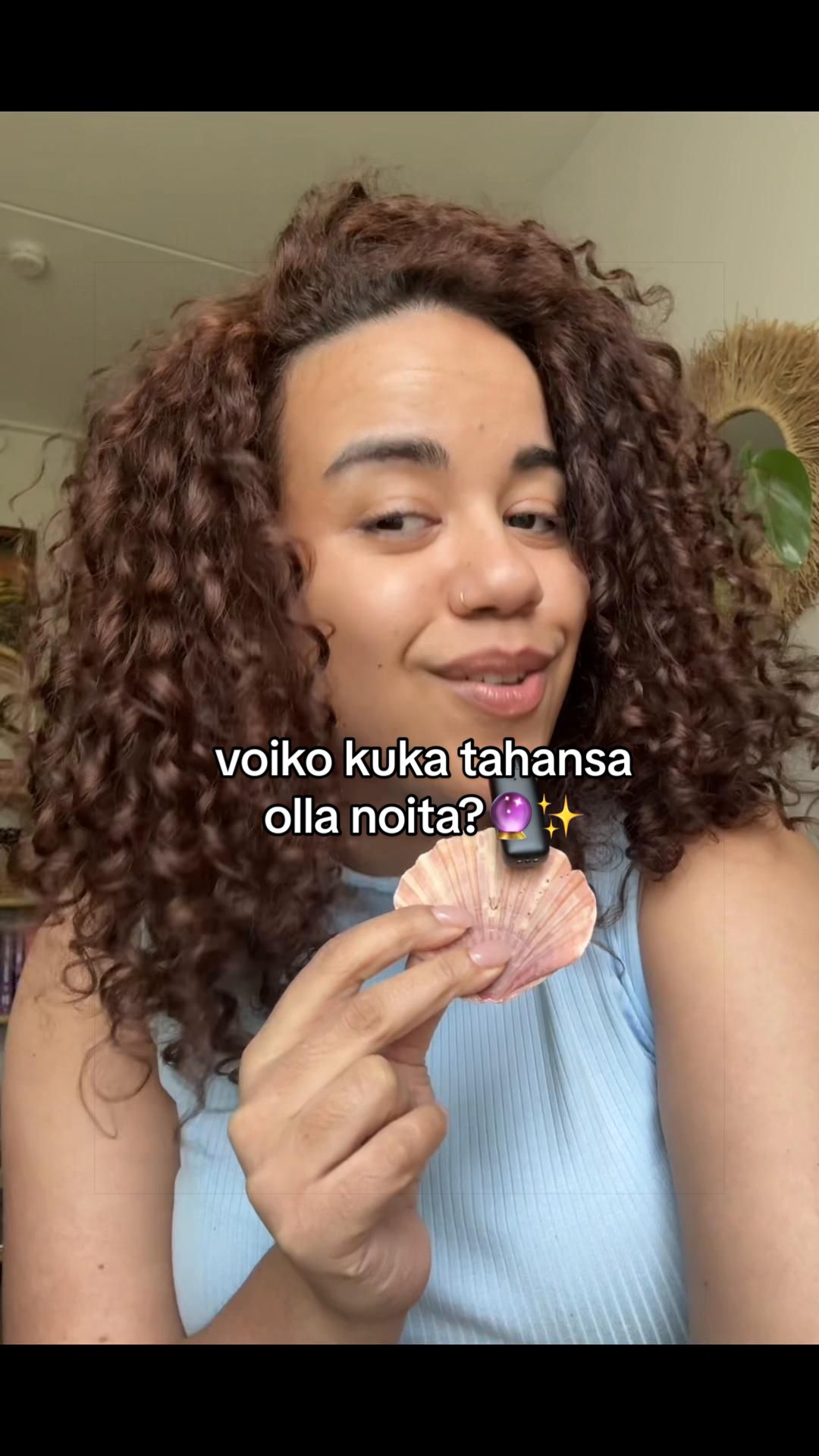 @Bruja Paloma