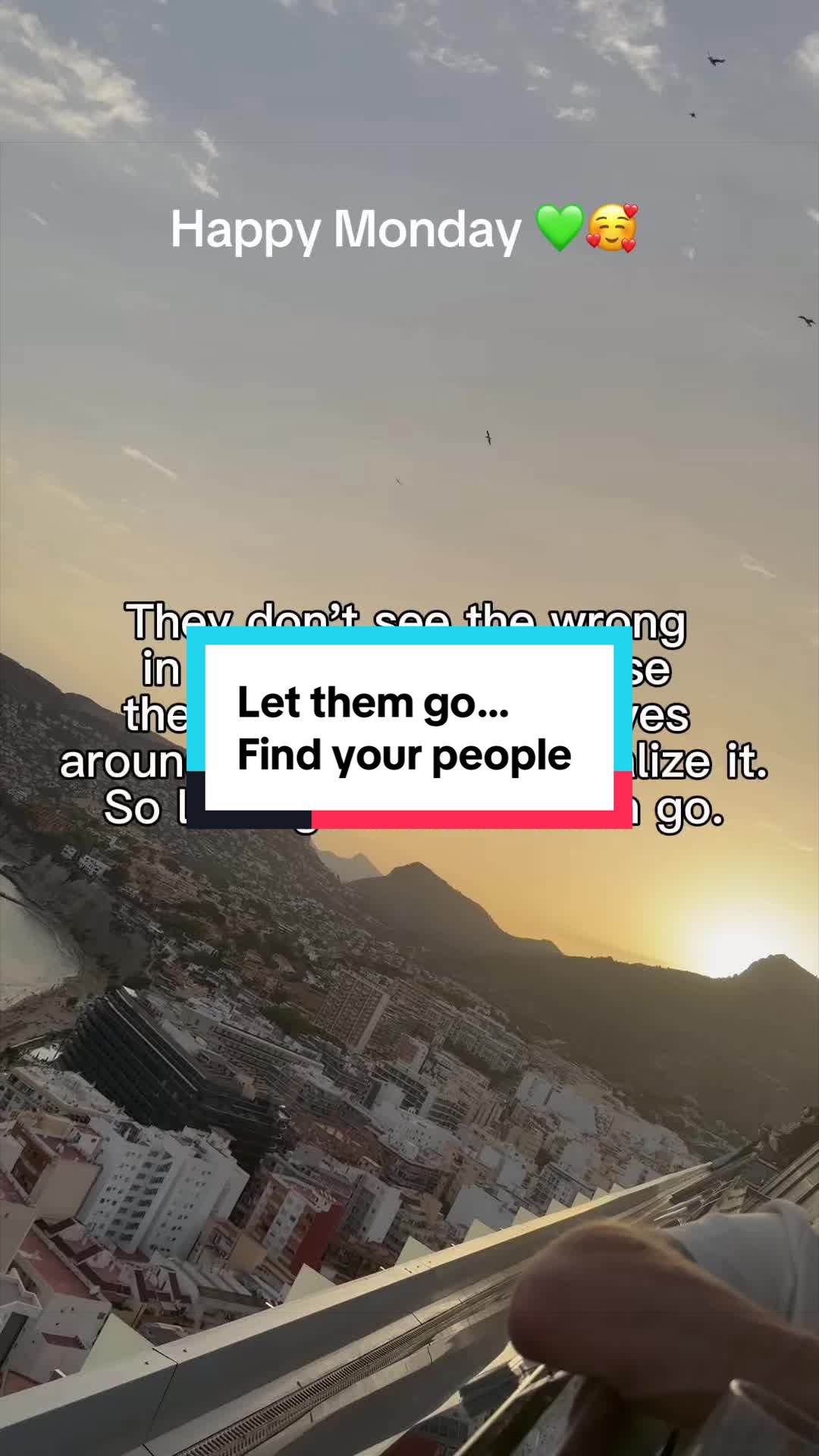 @Zoe Burnie |Over 50+Me 🤍🥂💚