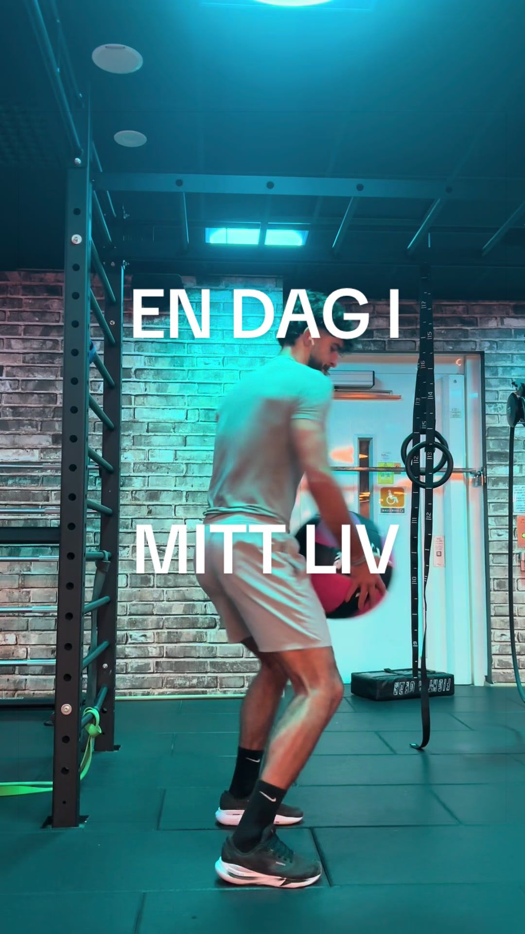 @m0efox