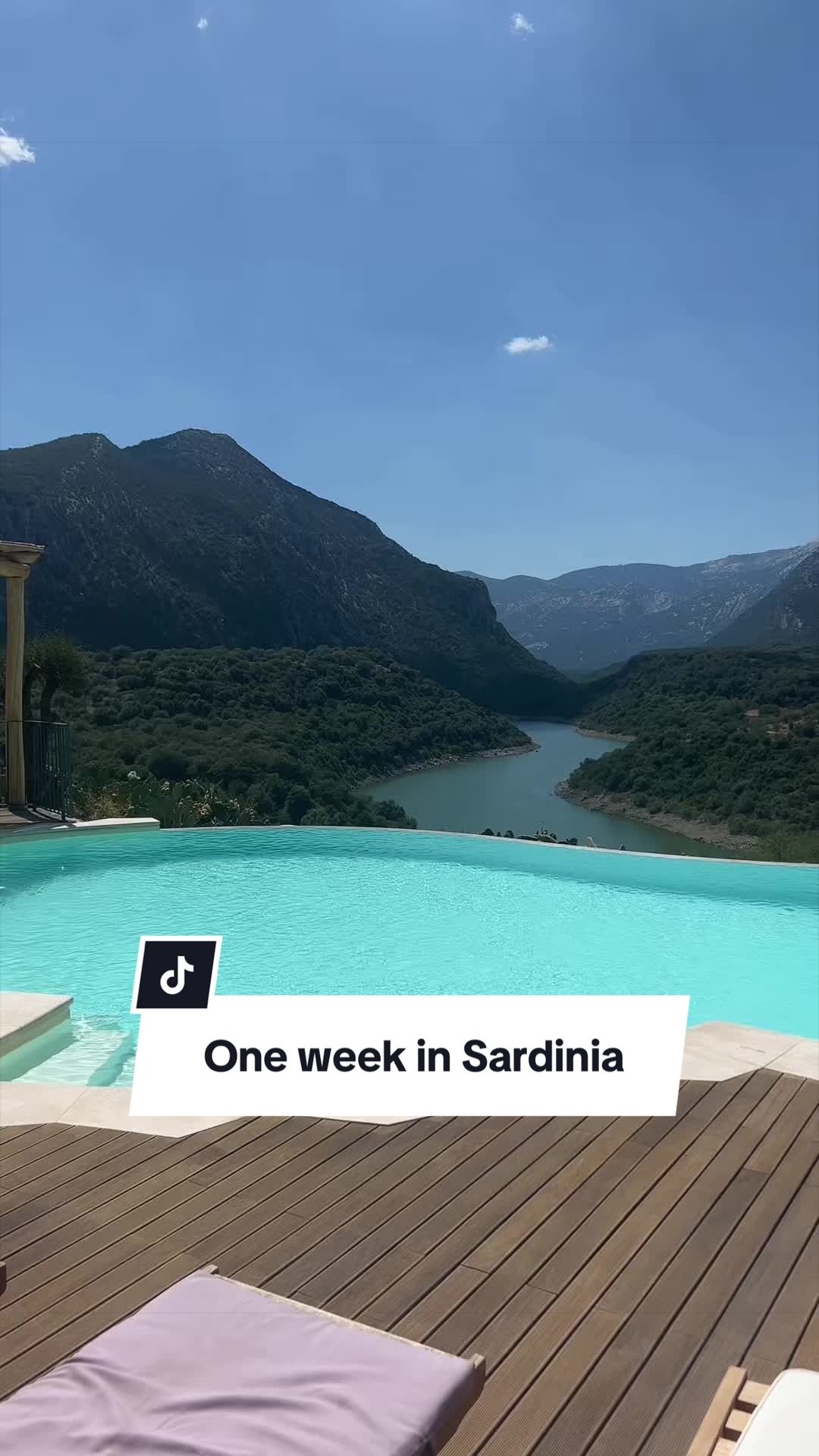 @Christina | 30s Travel & 📸