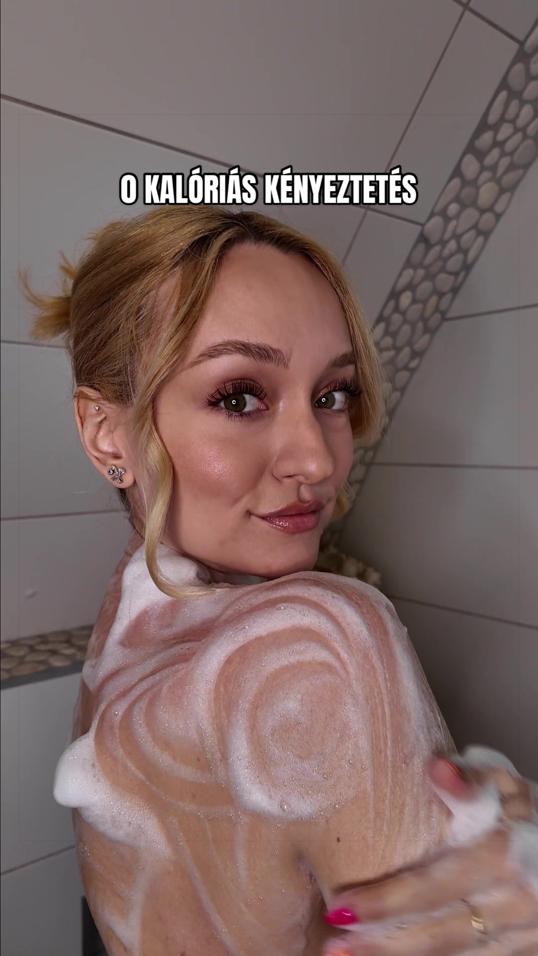 @Timi Szab&oacute; | sminkes✨
