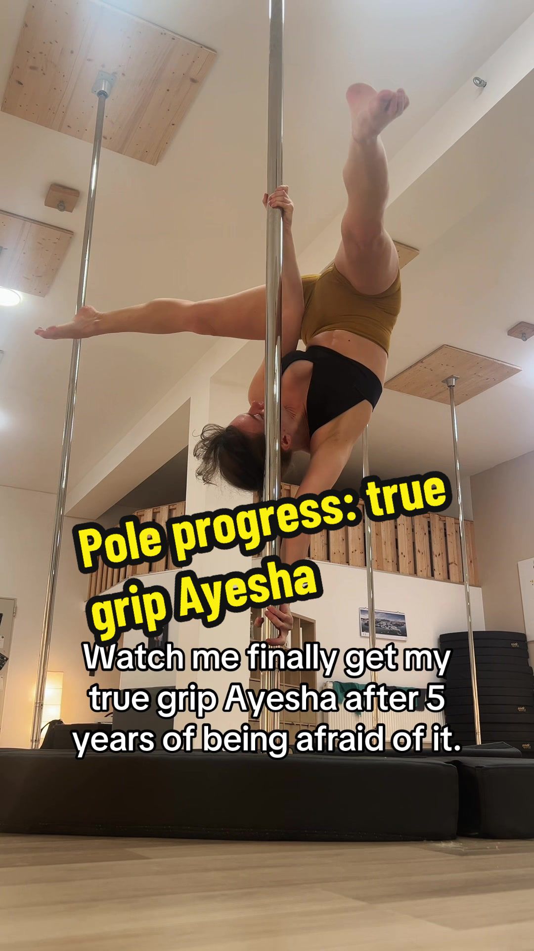 @Victoria | Contemporary Pole