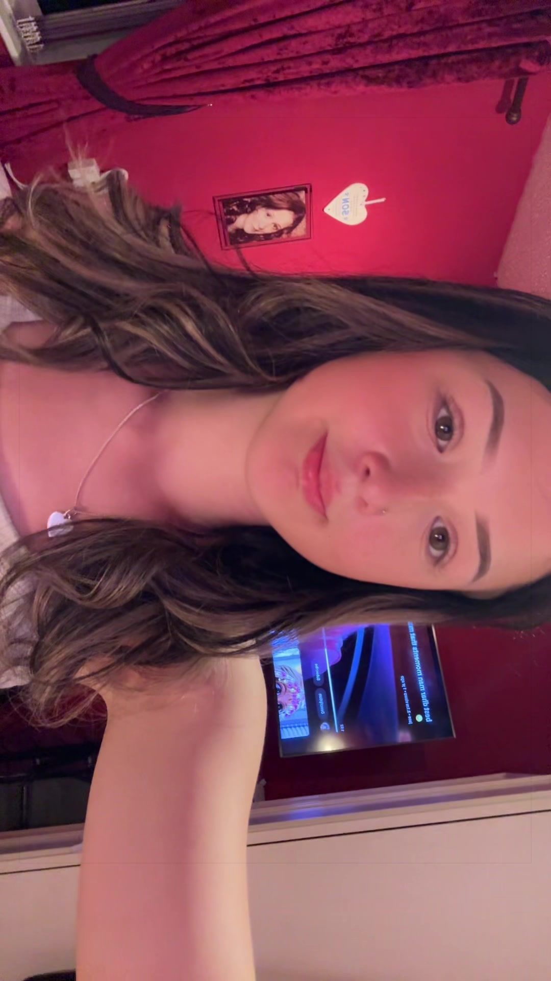@𝐂𝐡𝐥𝐨🎀