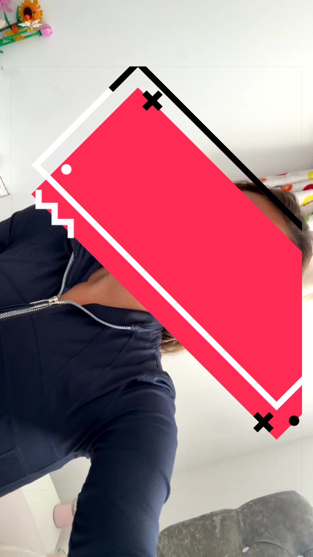 @𝐓
