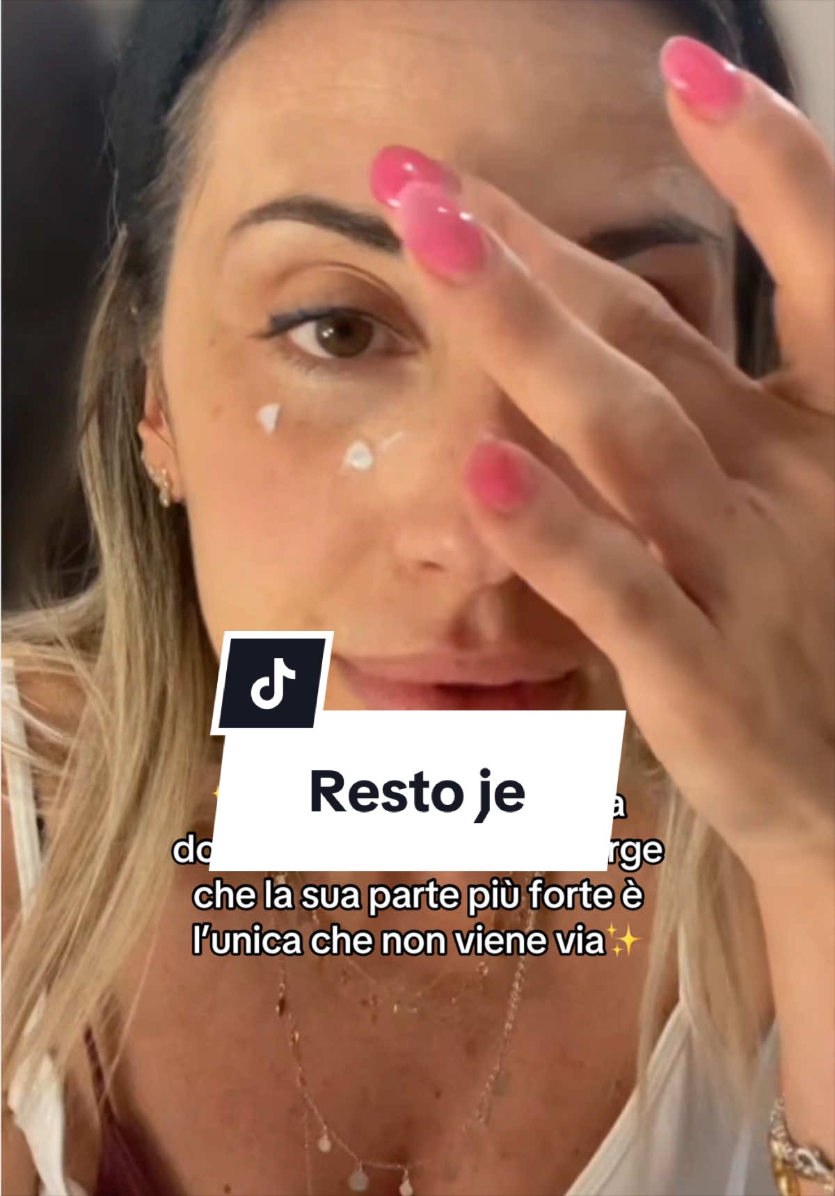 @AdeleValentino