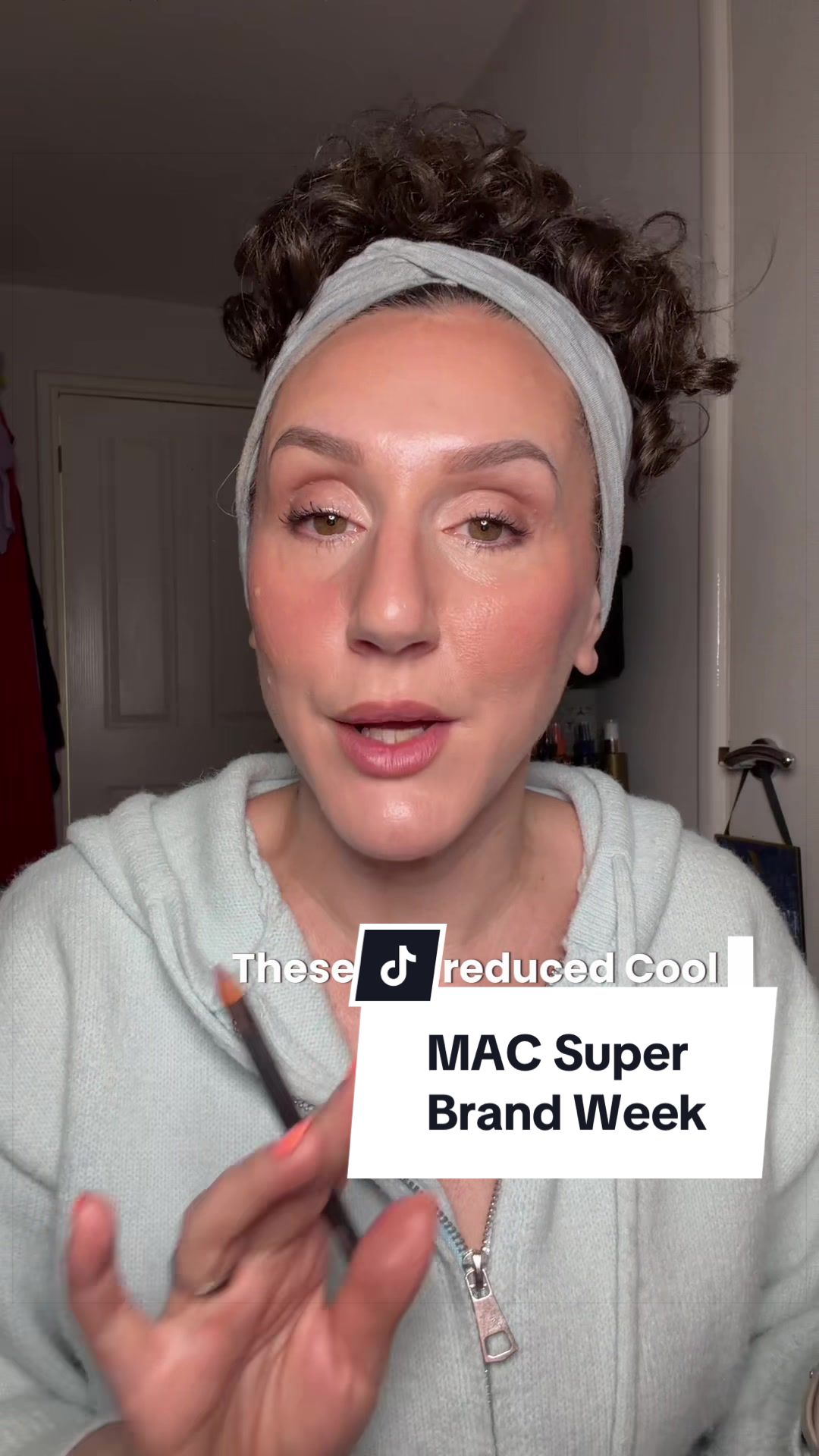@Makeup by Katy A