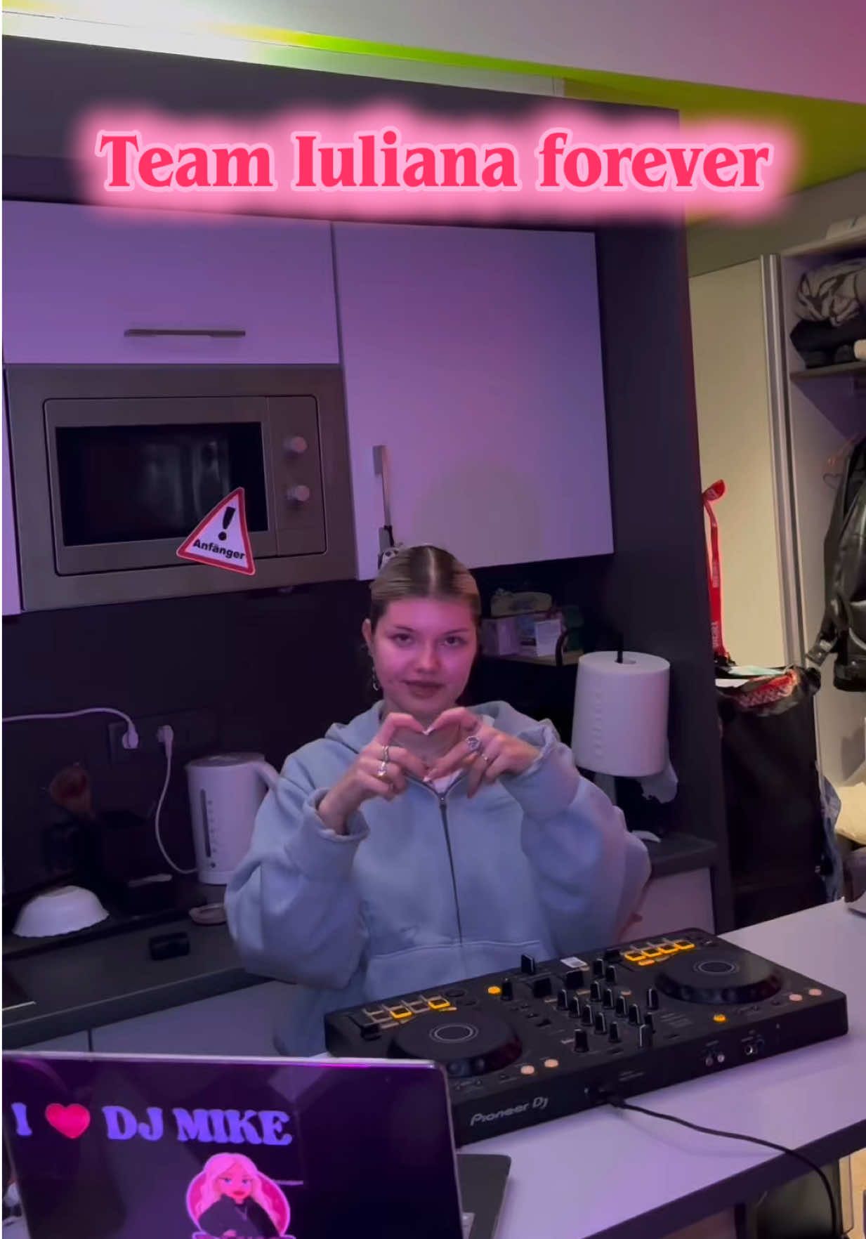 @<3