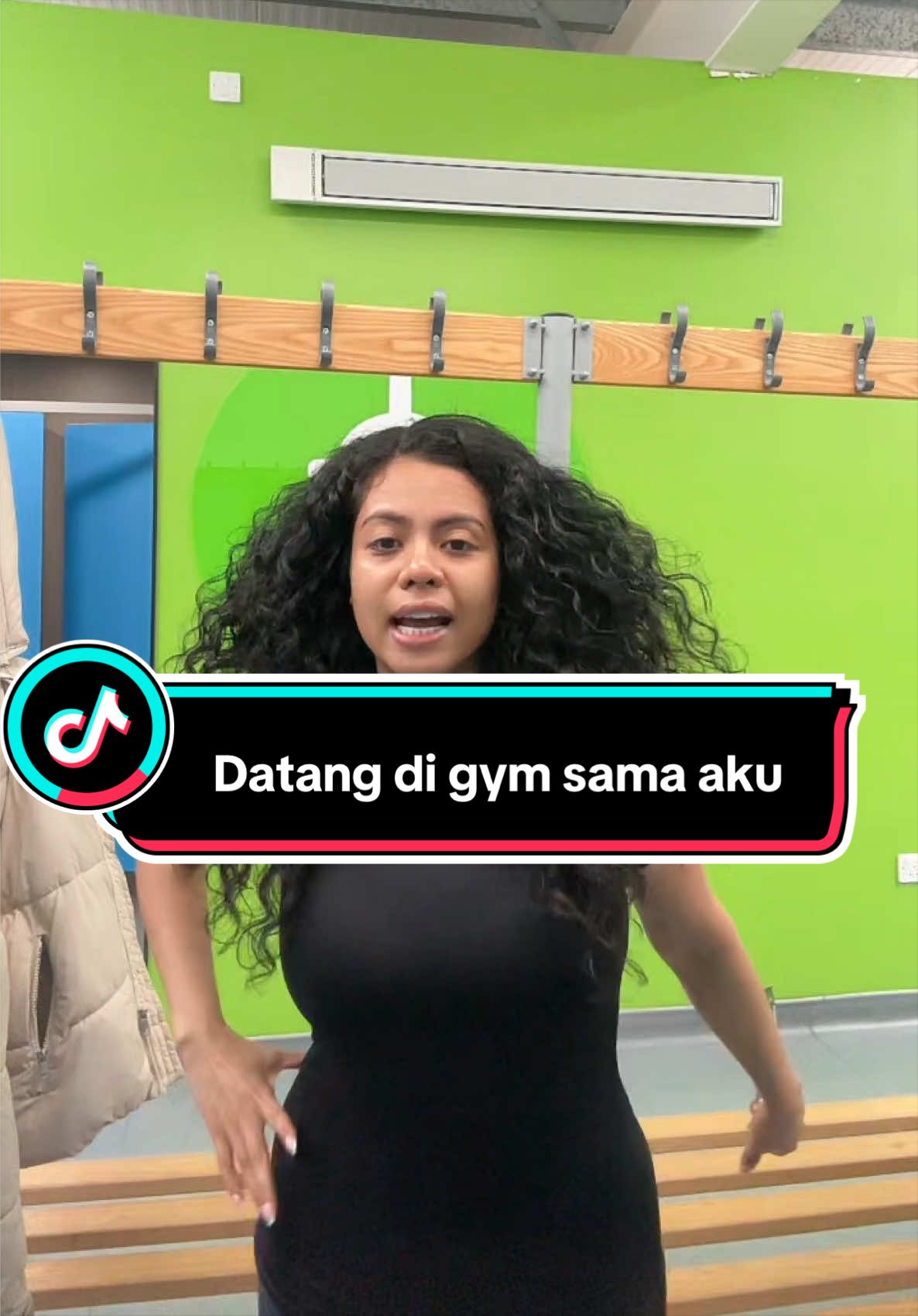 @Curlyypod