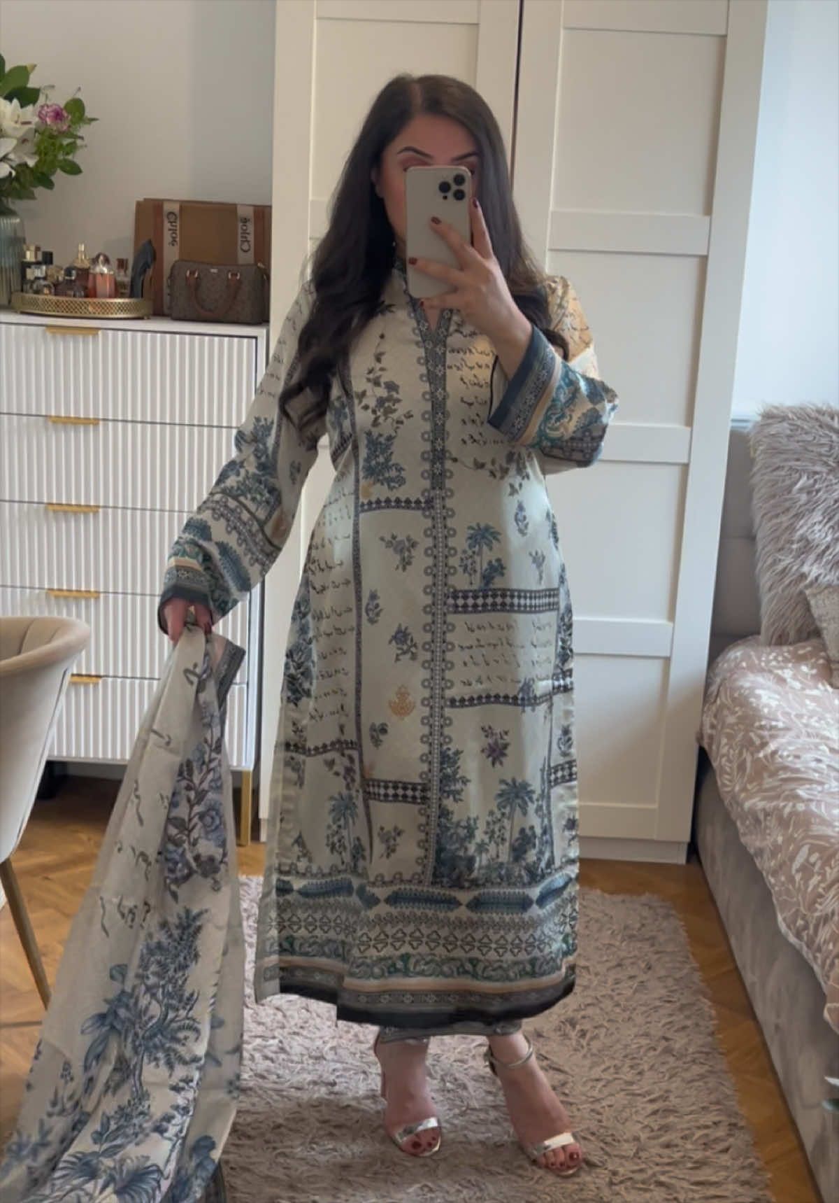 @Aina__couture