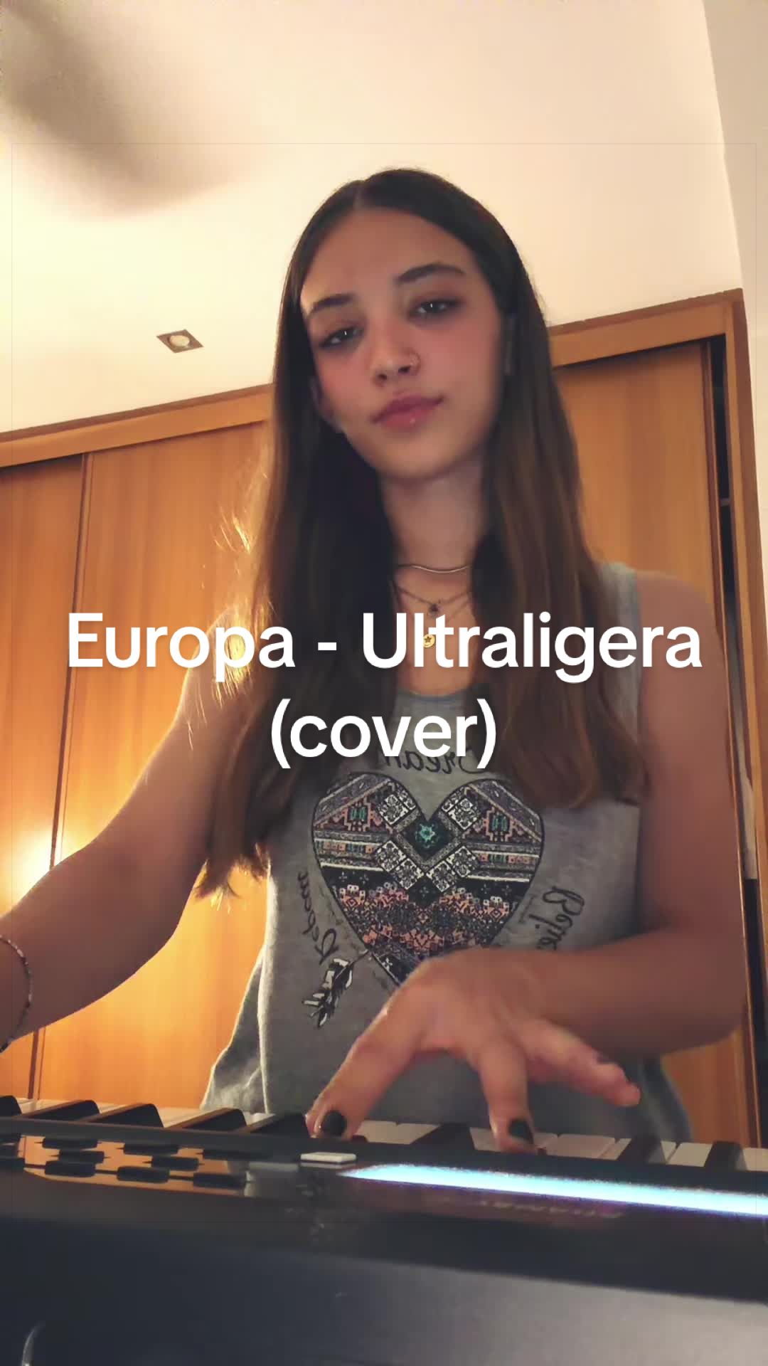 @𝒢