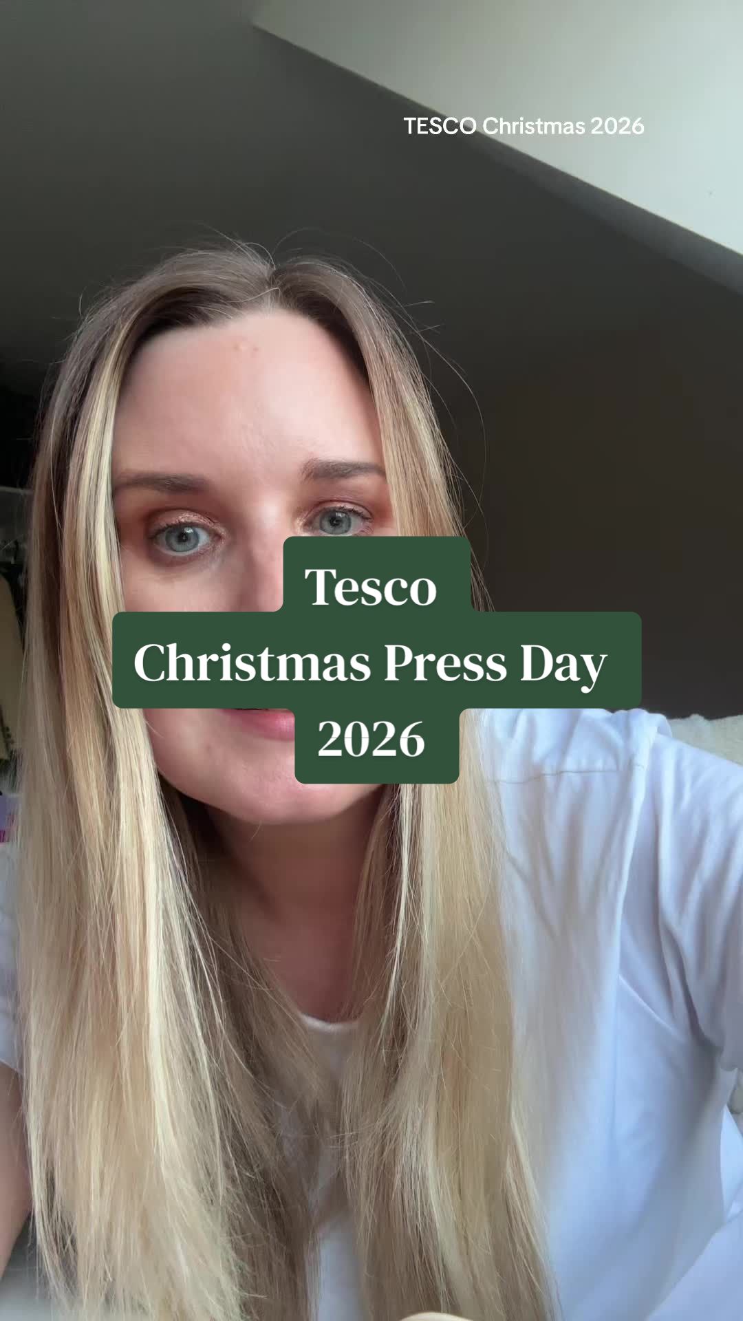 @AshleighLovesChristmas