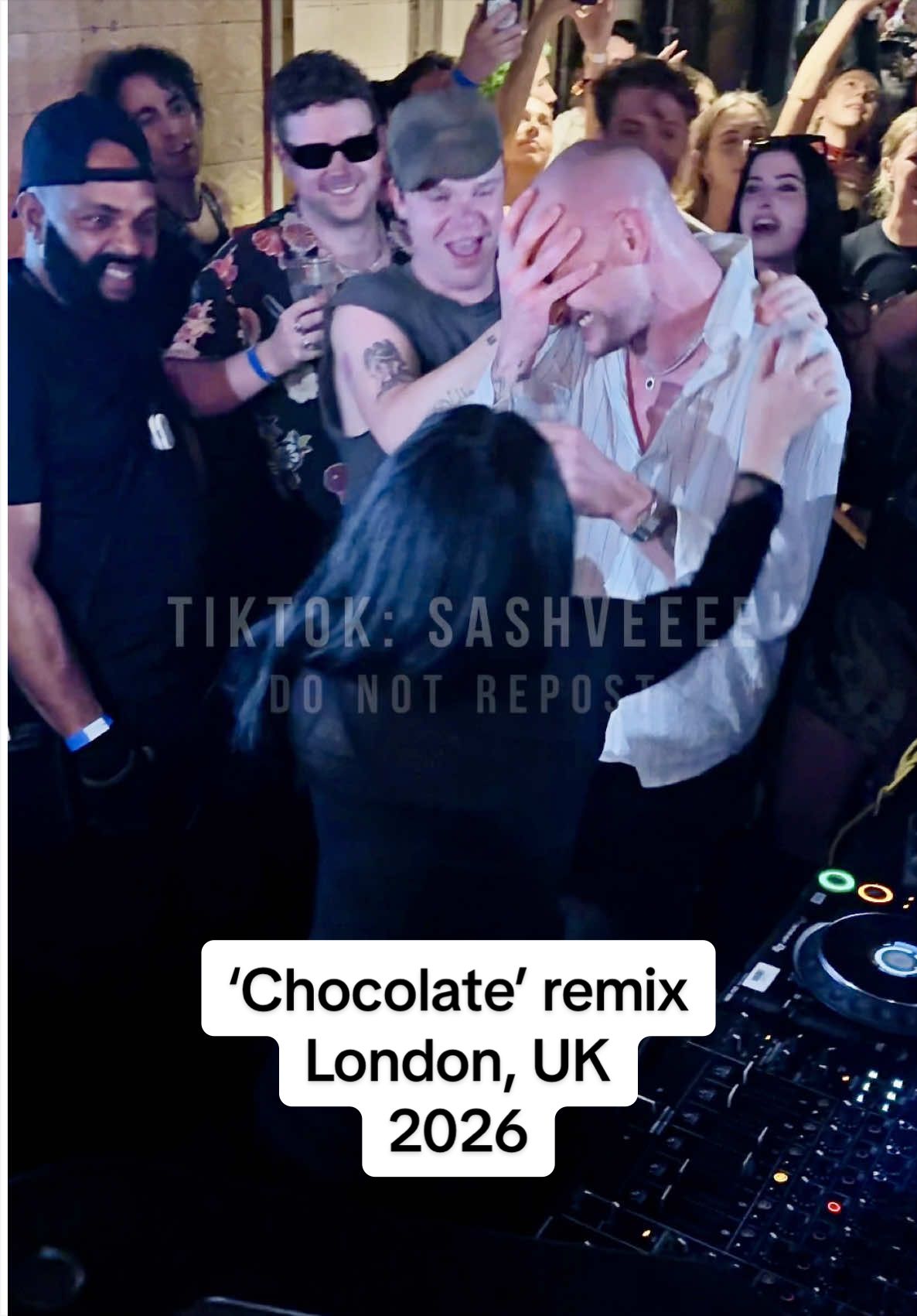 @Sash Vee ⛓️ girl in the pit