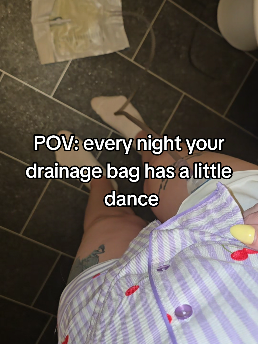 @CharAndHerBag 🤍