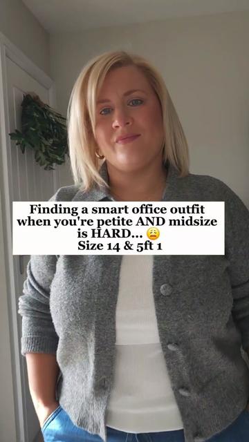 @Mel | Midsize & Petite Fashion