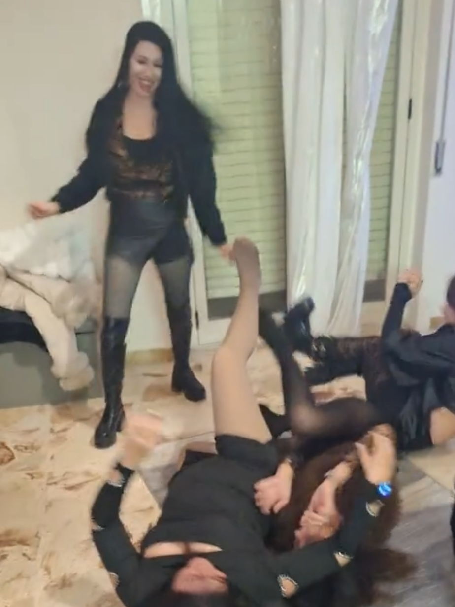 @Valeria Nefertiri