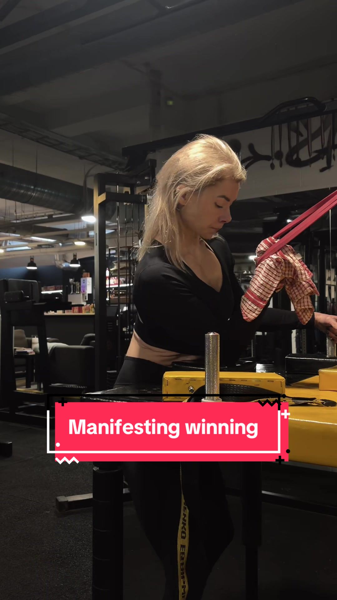 @Arm wrestling girl
