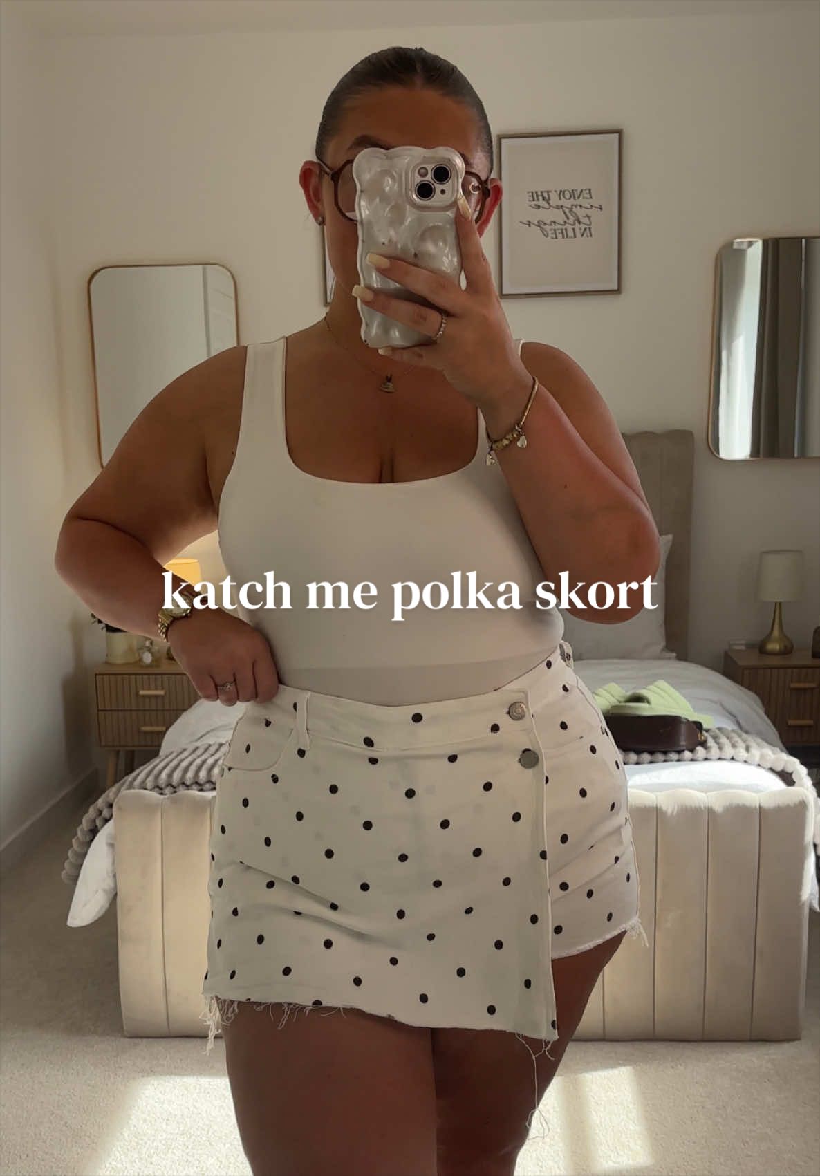 @findsbymols