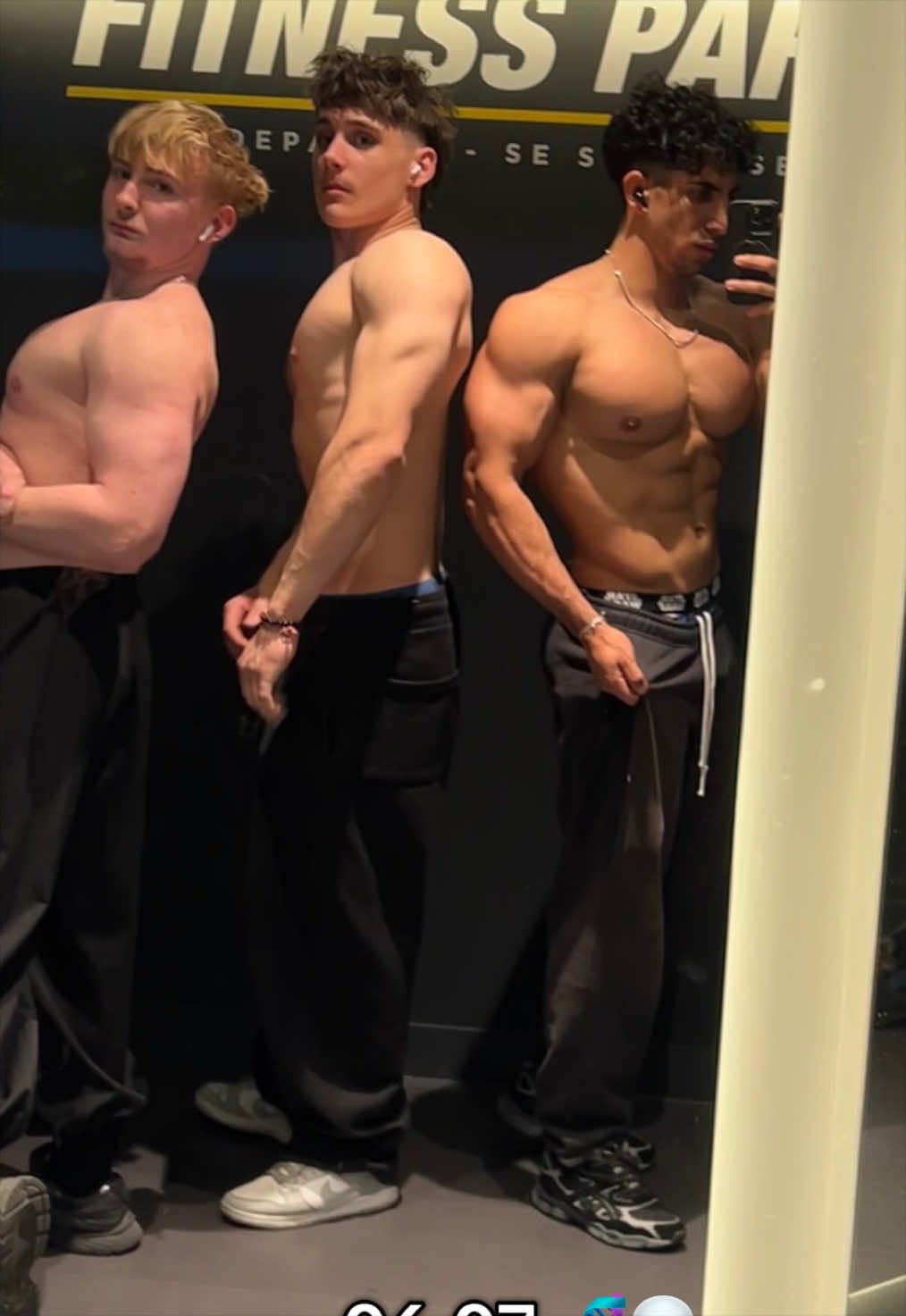 @BSharkkk