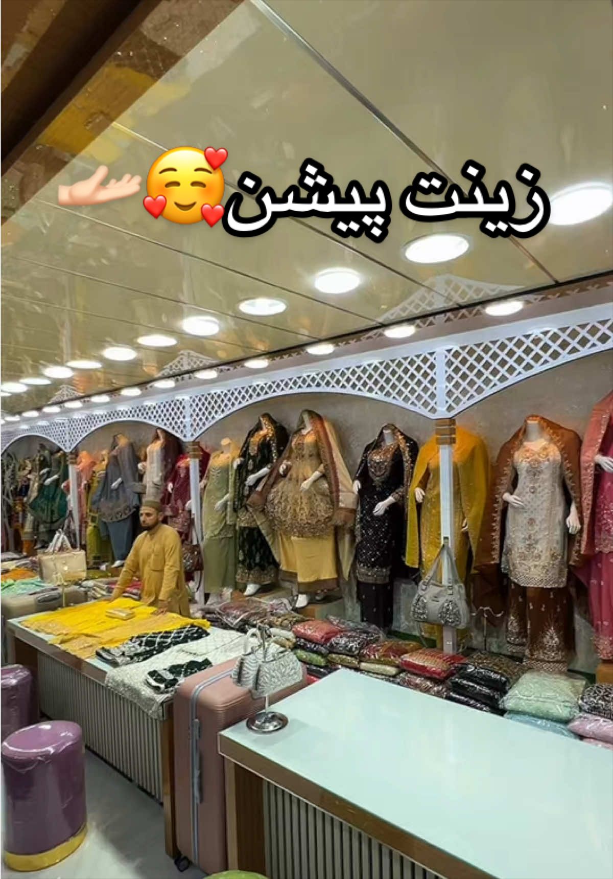@TravelwithAbbas