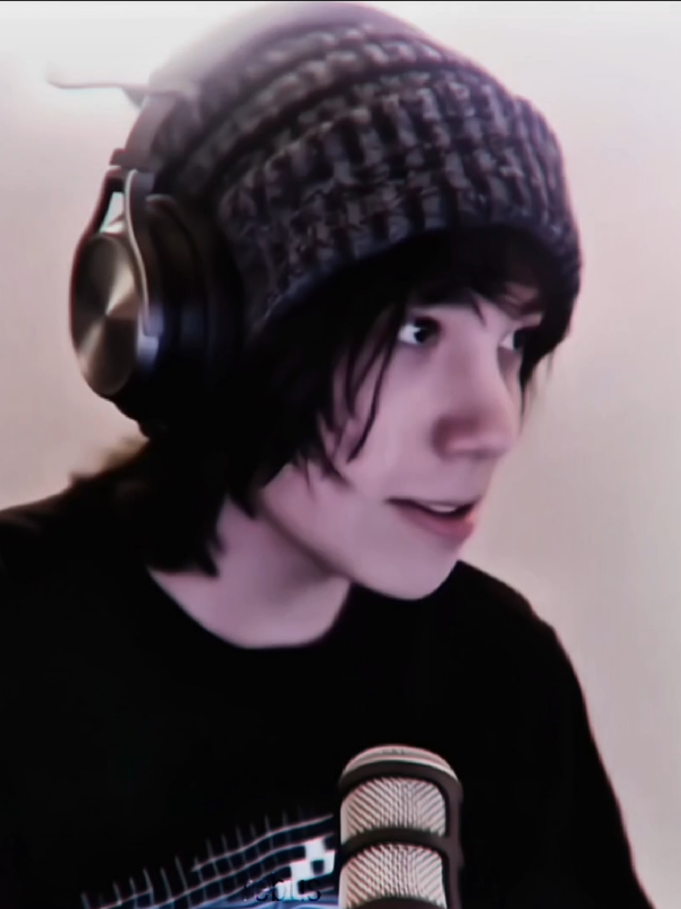 @𝐫𝐞𝐛𝐮𝐬