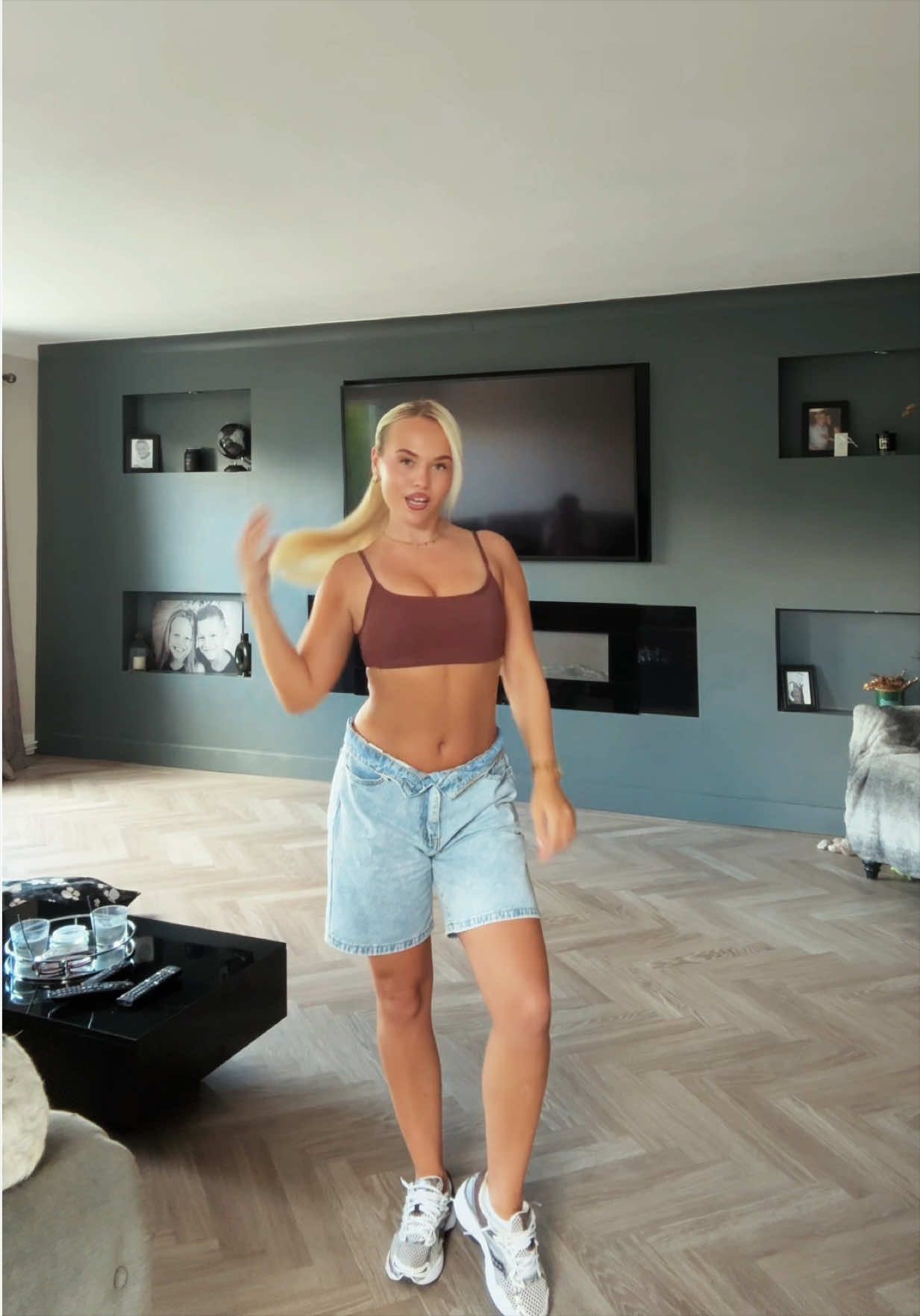 @Liv