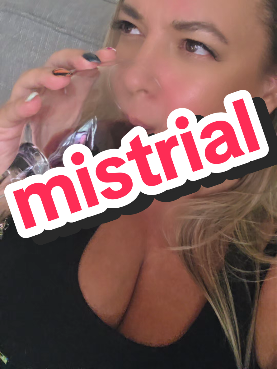 @maisielew09