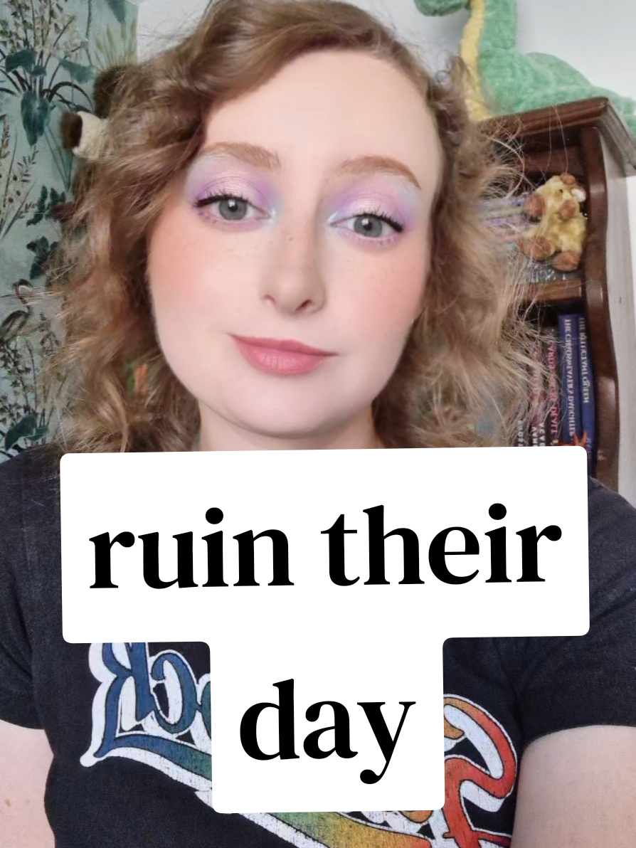 @Meg Twibill 📚 Fantasy Writer